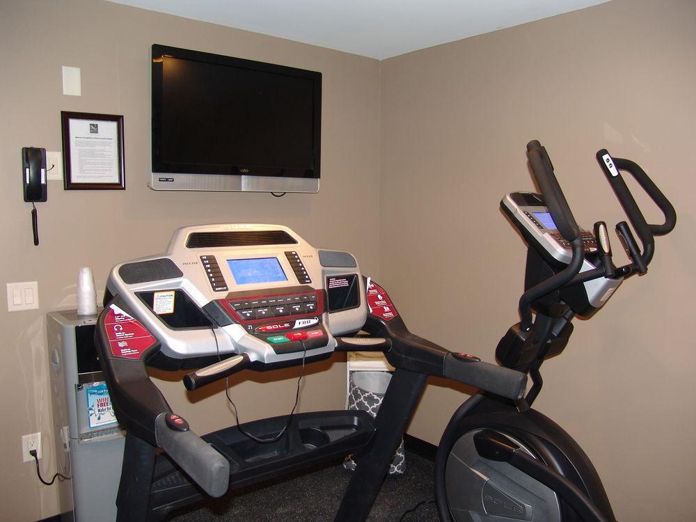 Hotel Clarion Pointe Downtown 3*