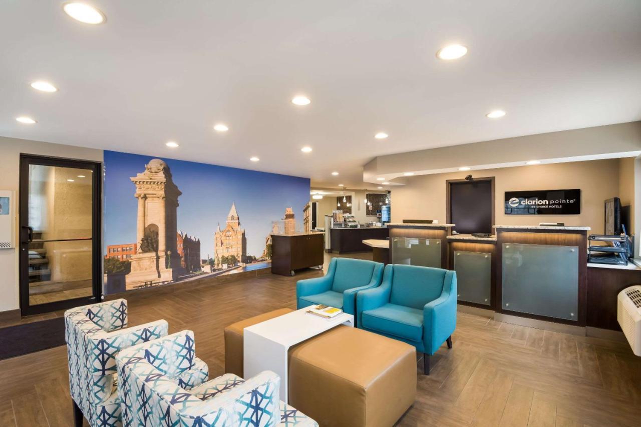 Clarion Pointe Downtown Hotel 3*