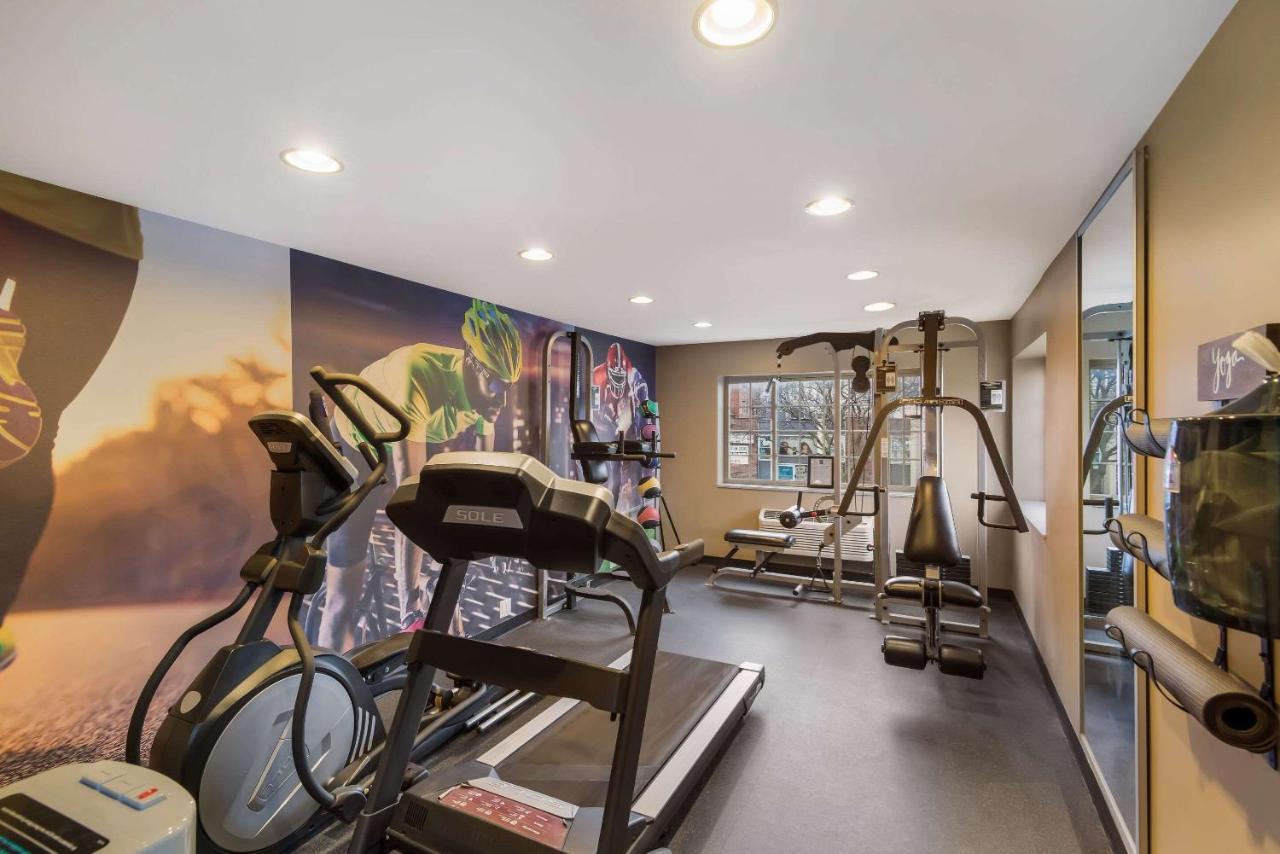 Hotel Clarion Pointe Downtown 3*