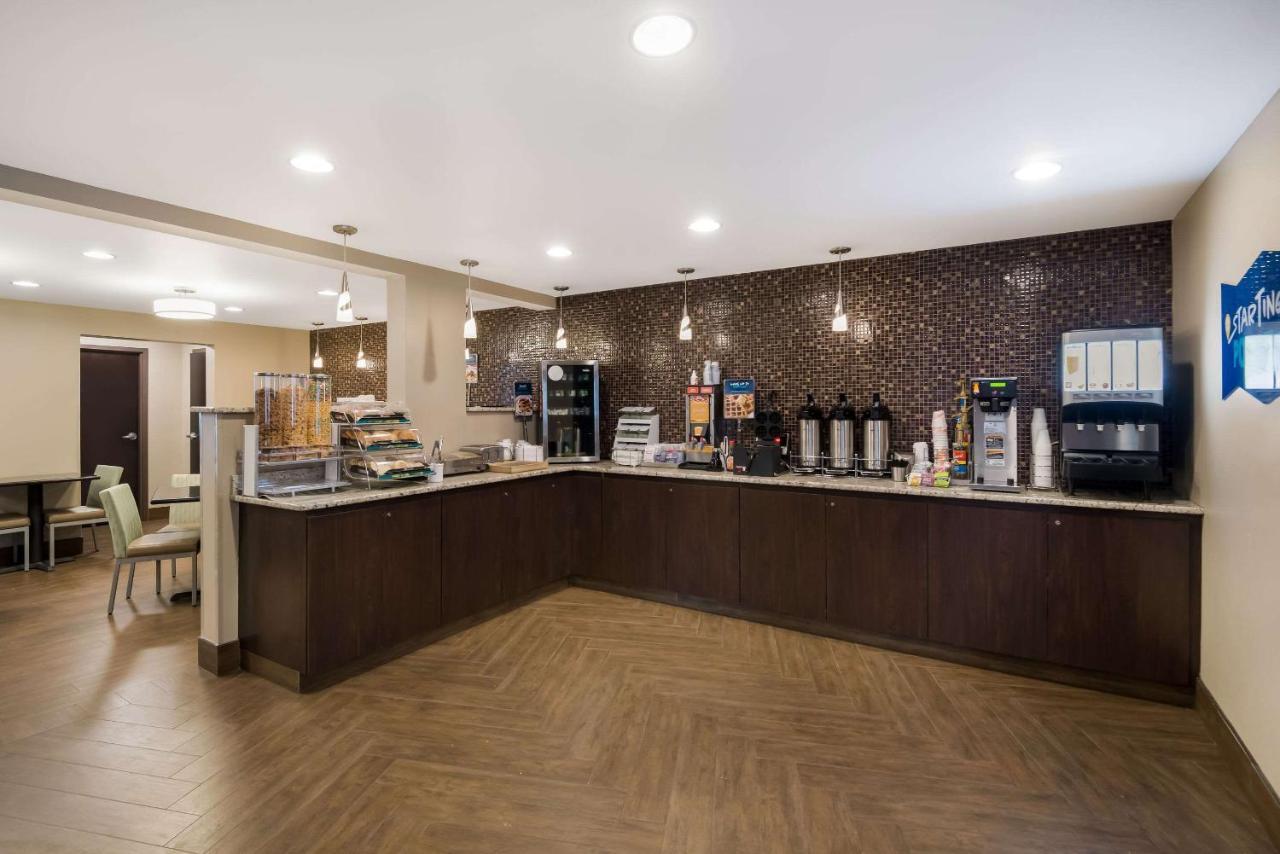 Hotel Clarion Pointe Downtown Syracuse