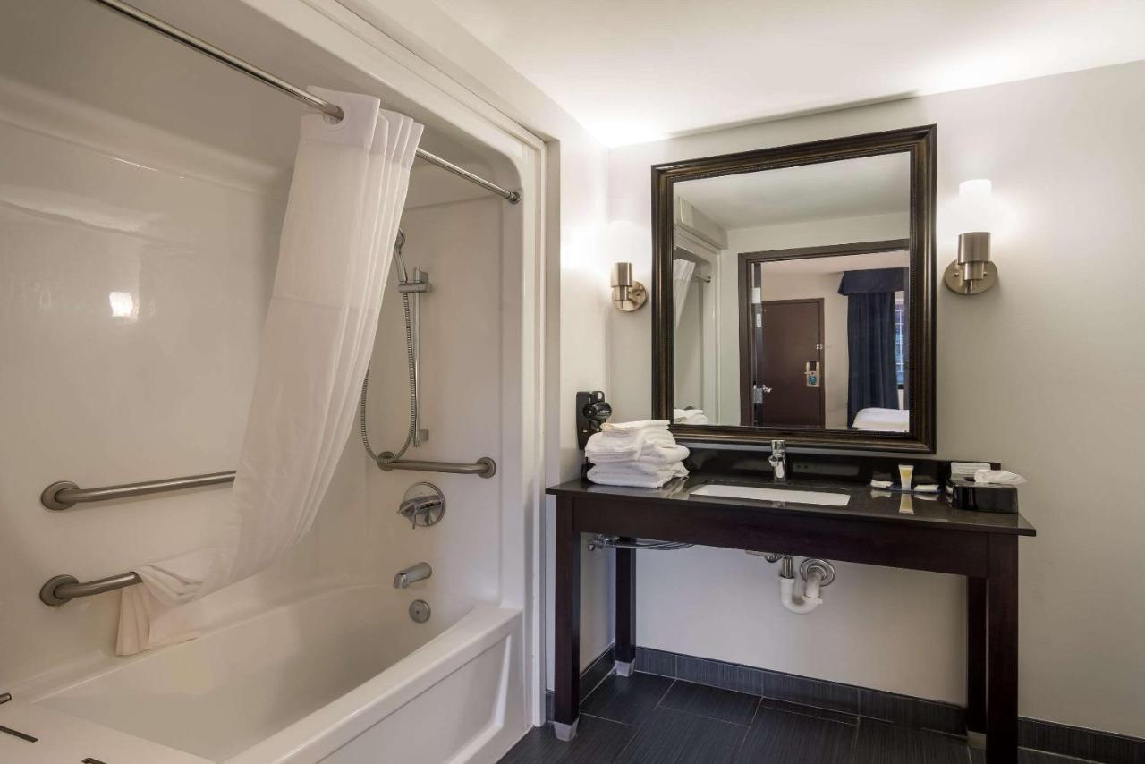 Clarion Pointe Downtown Hotel Syracuse