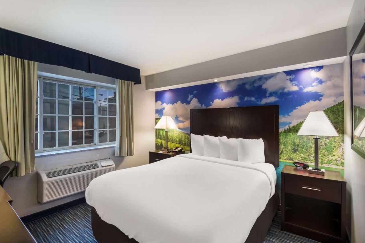 Clarion Pointe Downtown Syracuse