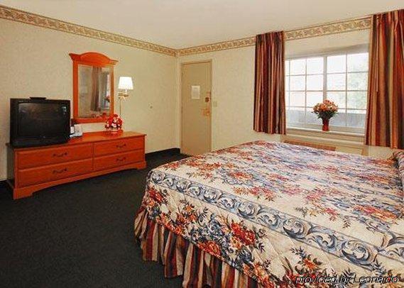 Clarion Pointe Downtown