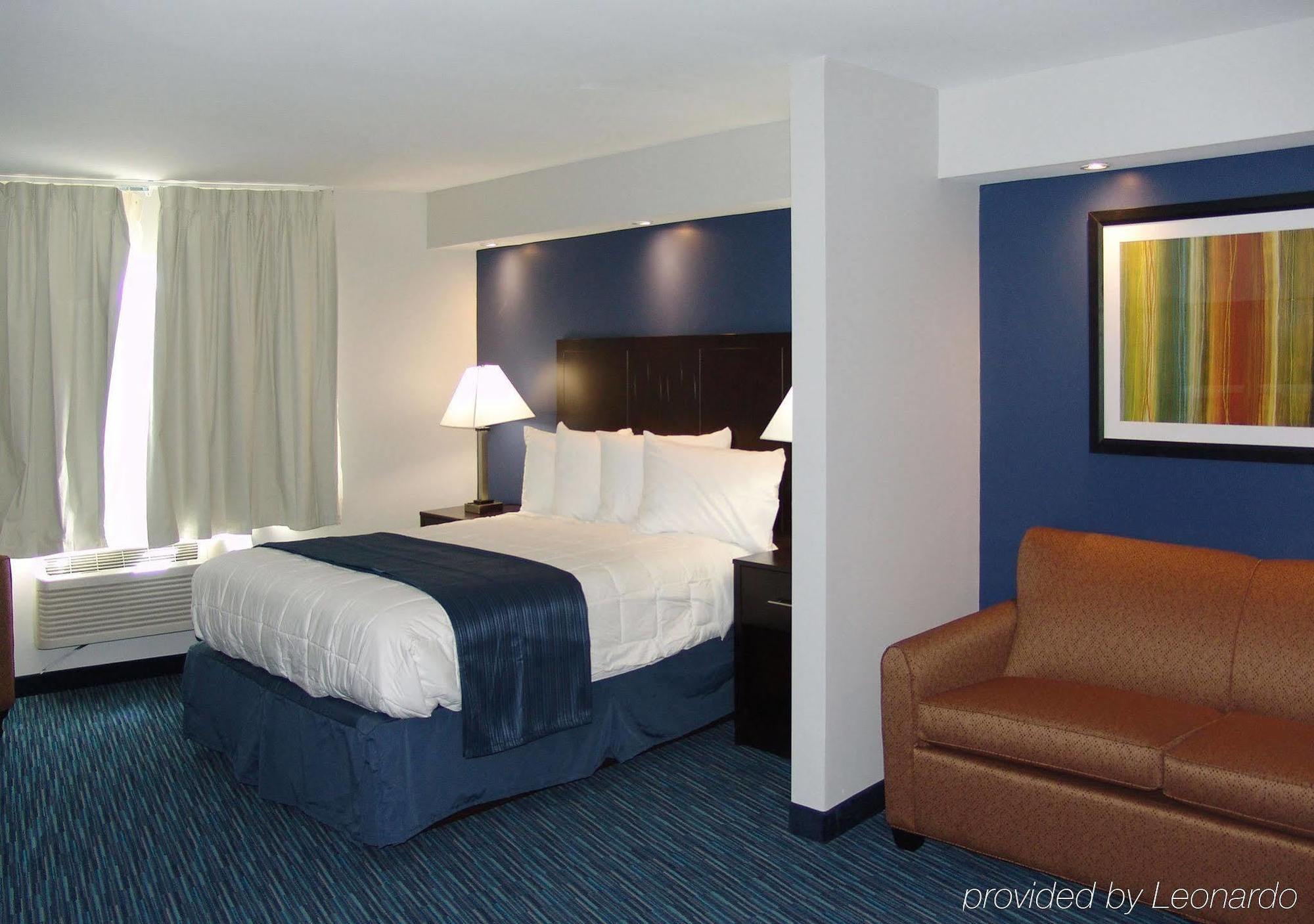 Hotel Clarion Pointe Downtown
