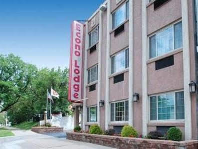Hotel Clarion Pointe Downtown 3*
